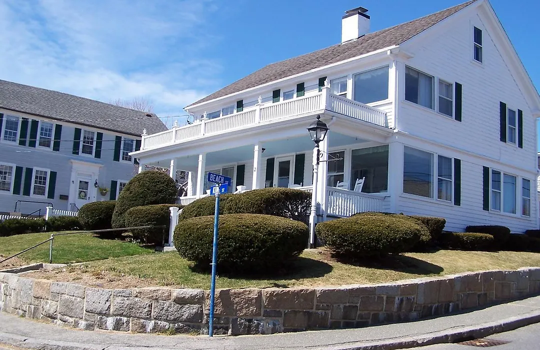 Beach & King Street Inn-1